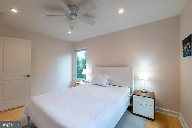 $2,350 | 4614 Roxbury Drive, Bethesda, MD 20814