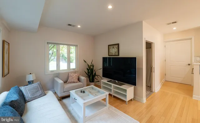 $2,350 | 4614 Roxbury Drive, Bethesda, MD 20814