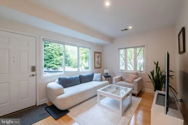 $2,350 | 4614 Roxbury Drive, Bethesda, MD 20814