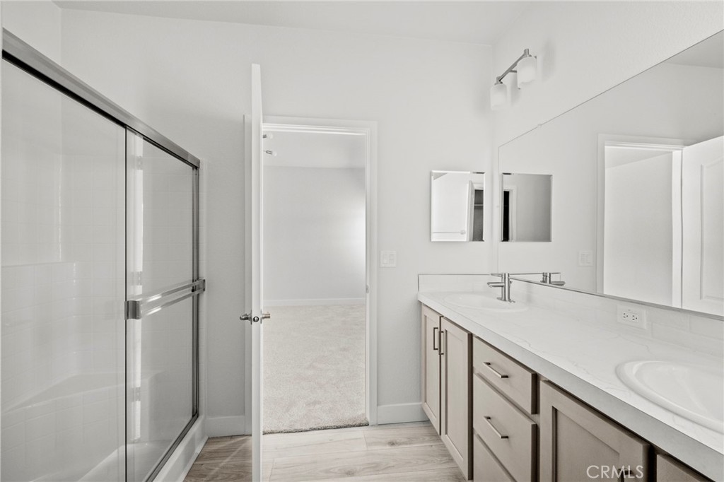 32934 9th Street Winchester, CA 92596 - Photo 19 of 35 master bath