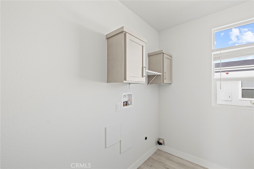 32934 9th Street Winchester, CA 92596 - Photo 24 of 35 laundry