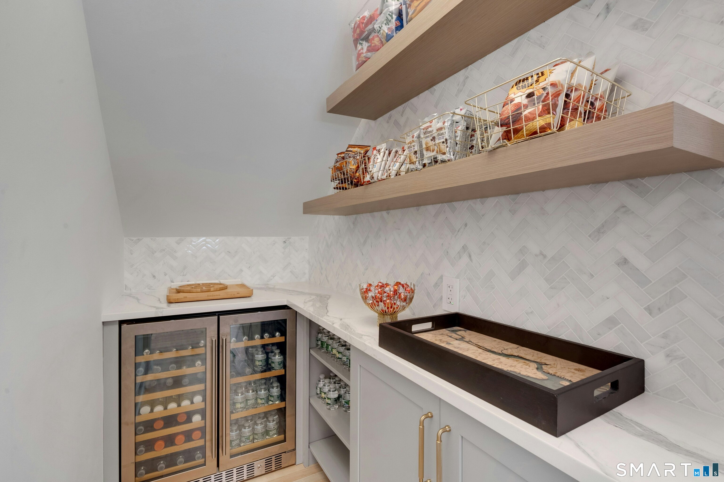 108 Husted Lane Greenwich, CT 06830 - Photo 11 of 40