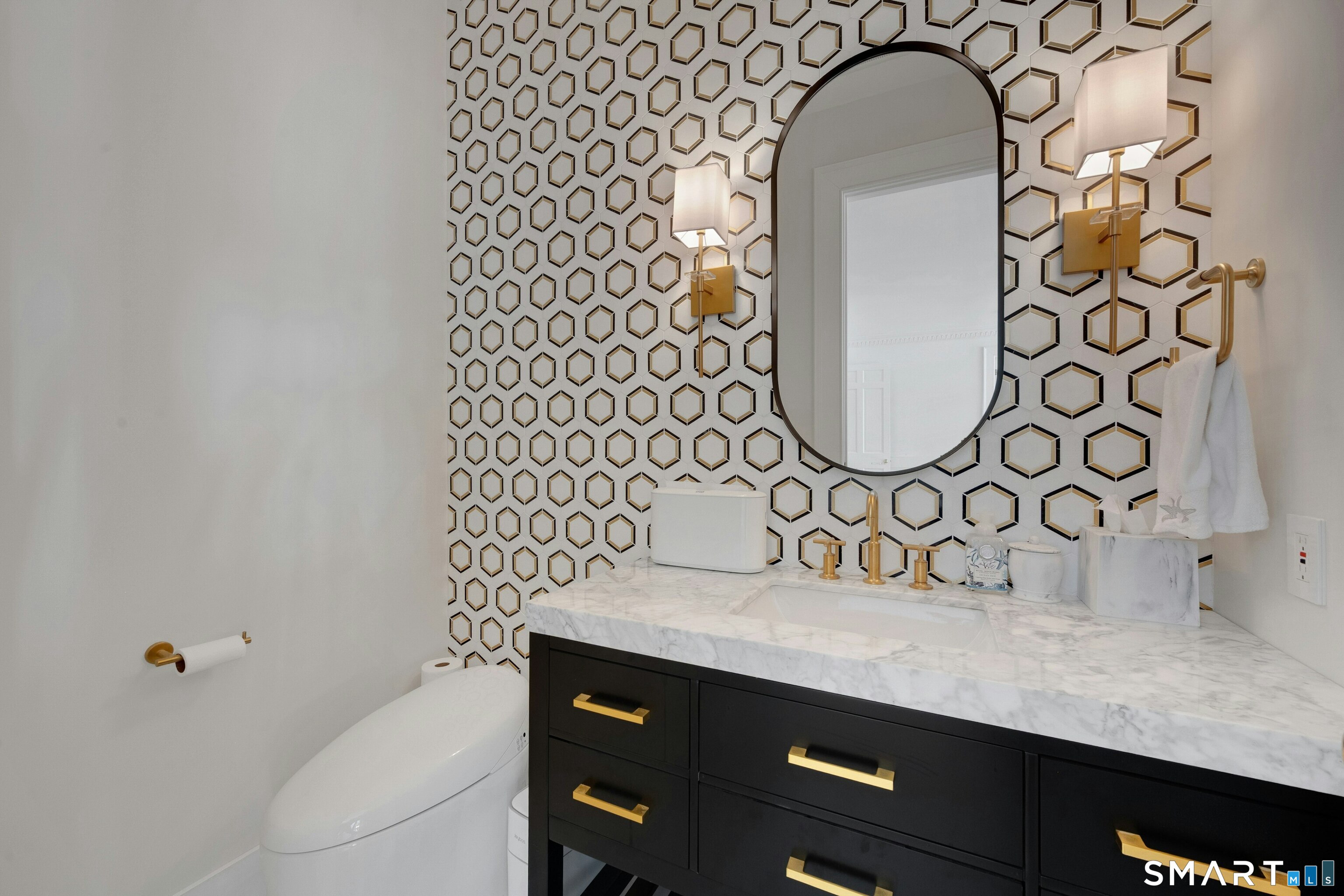 108 Husted Lane Greenwich, CT 06830 - Photo 16 of 40