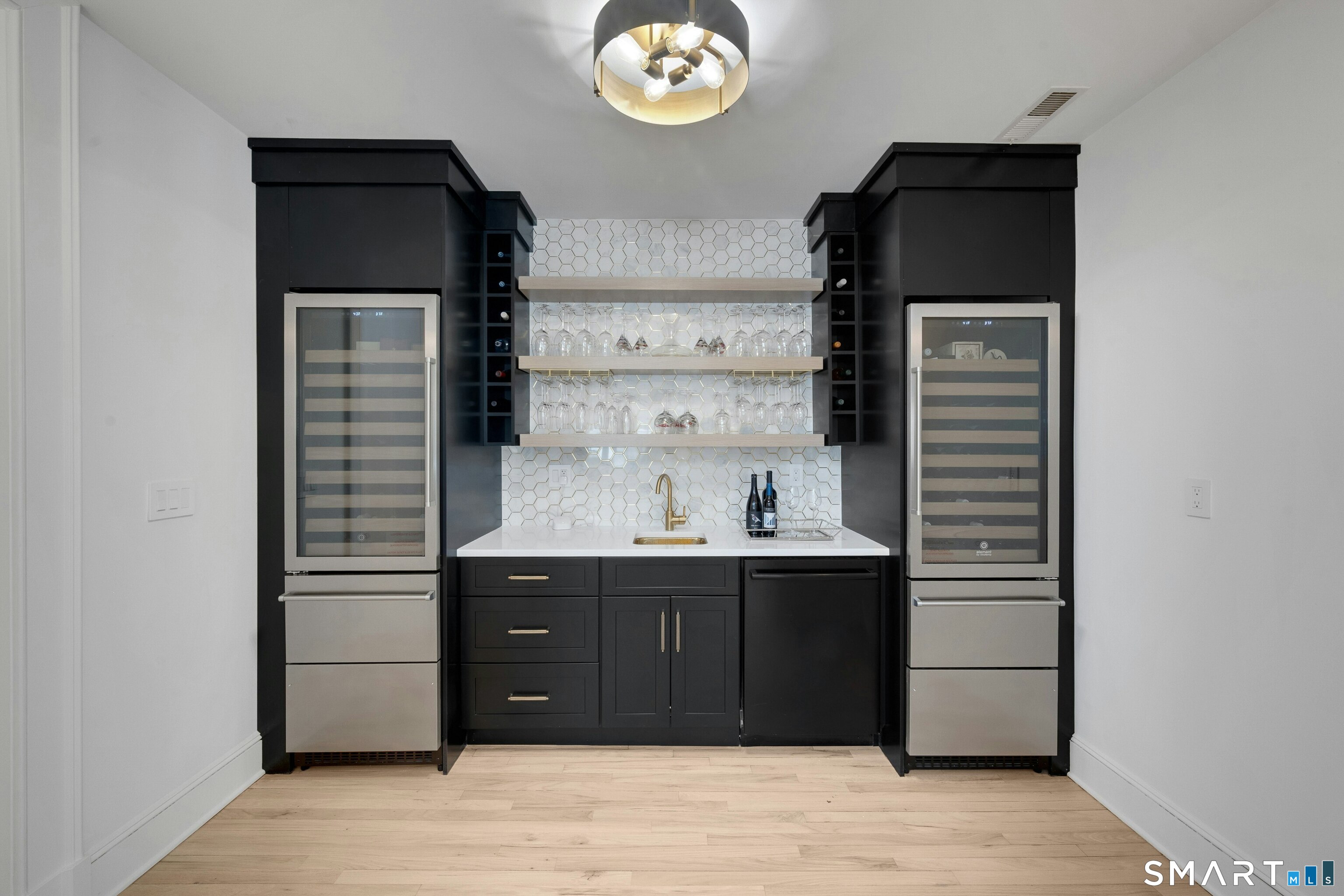 108 Husted Lane Greenwich, CT 06830 - Photo 6 of 40