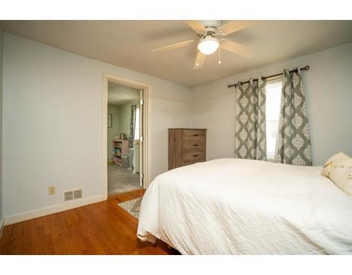 98 Gilman Street Springfield, MA 01118 - Photo 13 of 28