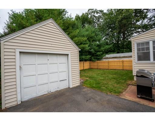 98 Gilman Street Springfield, MA 01118 - Photo 4 of 28