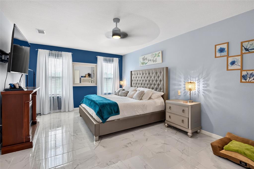 7043 Silverado Ranch Boulevard Zephyrhills, FL 33541 - Photo 22 of 38