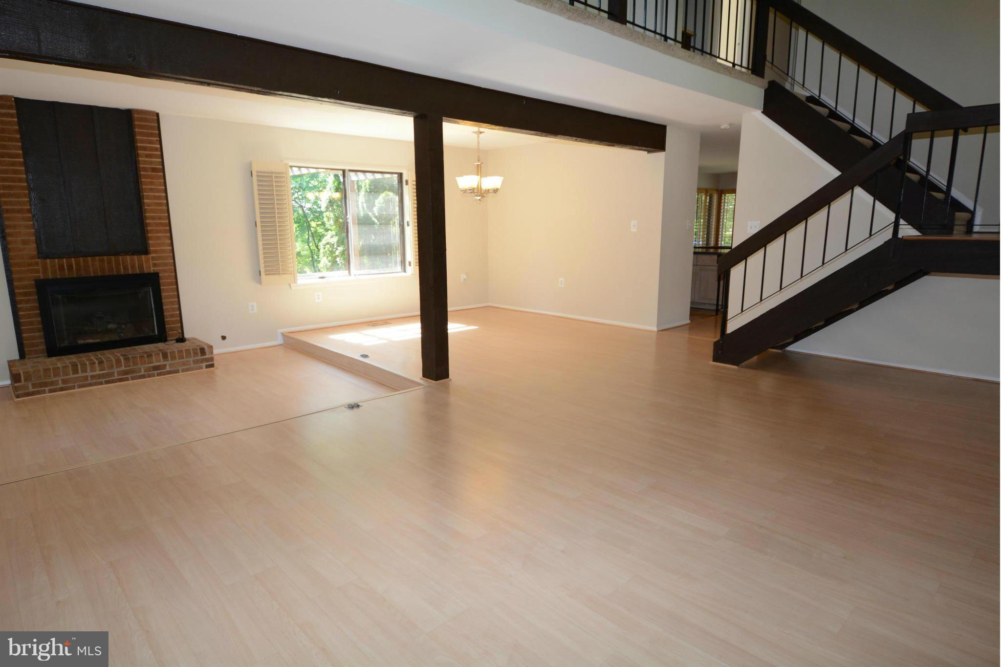 7609 Mineral Spring Court Springfield, VA 22153 - Photo 3 of 30 Living Room