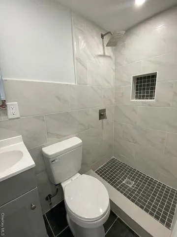 $697,000 | 249 Claywood Drive, Brentwood, NY 11717