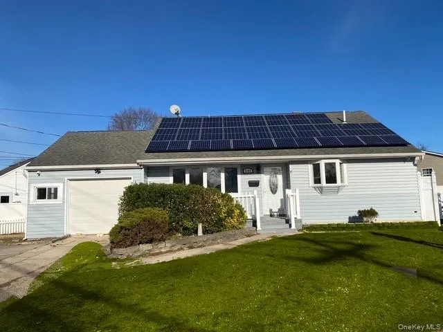 $697,000 | 249 Claywood Drive, Brentwood, NY 11717