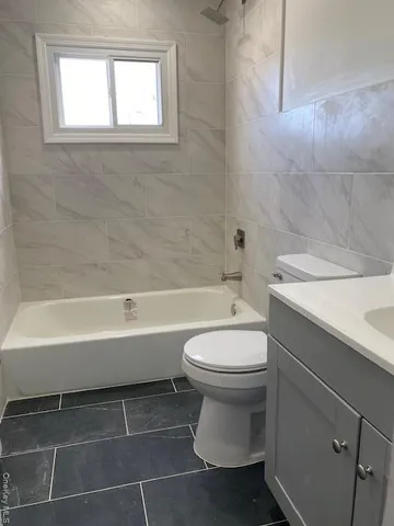 $697,000 | 249 Claywood Drive, Brentwood, NY 11717