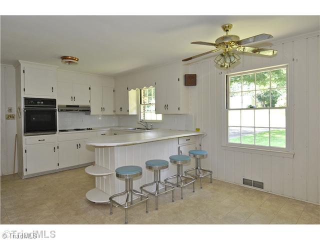 2719 Tudor Road Winston-Salem, NC 27106 - Photo 8 of 13 Kitchen.