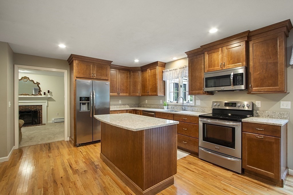 43 Haynes Road Townsend, MA 01469 - Photo 11 of 42