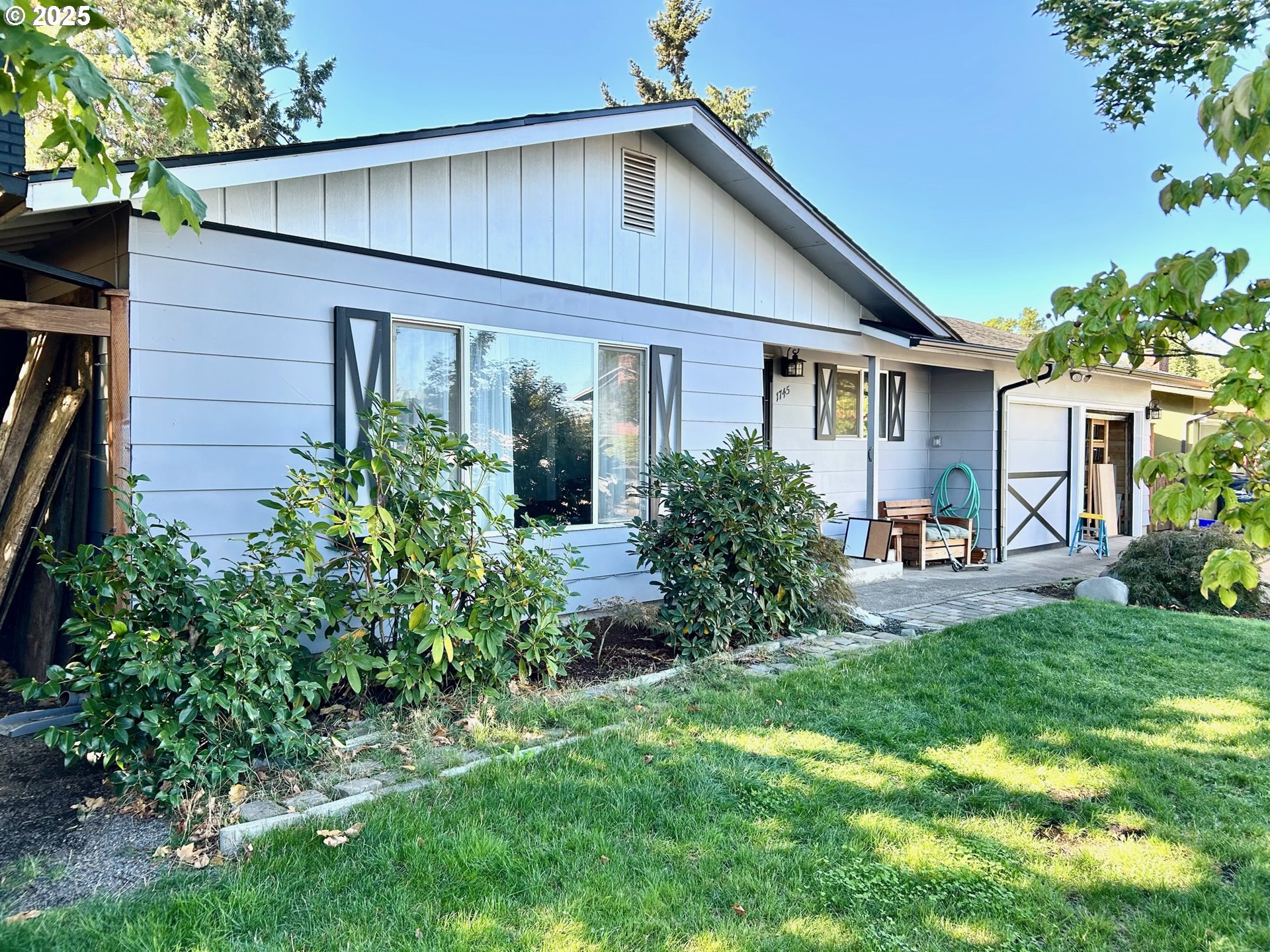 1745 T Street Springfield, OR 97477 - Photo 1 of 22