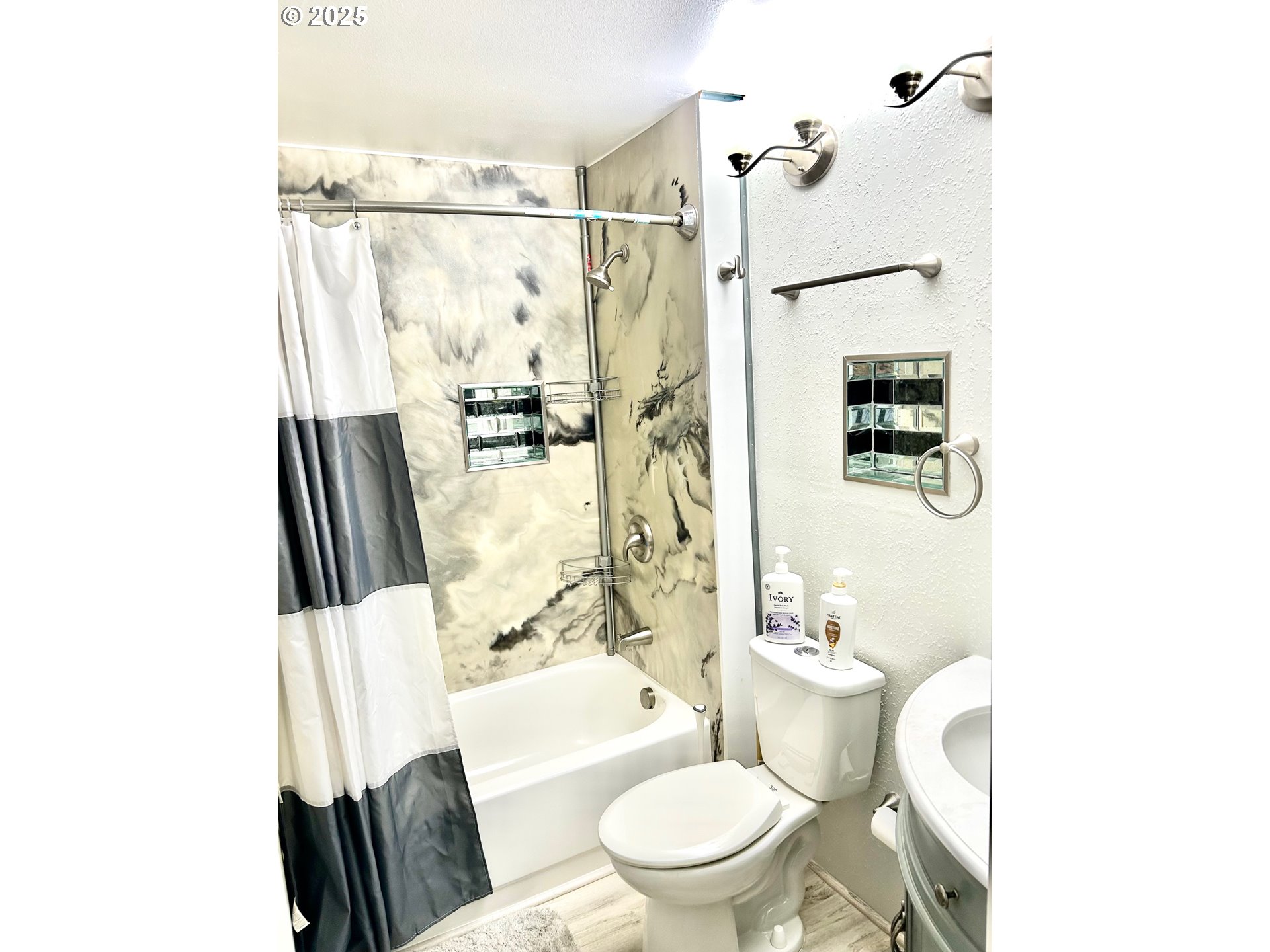 1745 T Street Springfield, OR 97477 - Photo 13 of 22