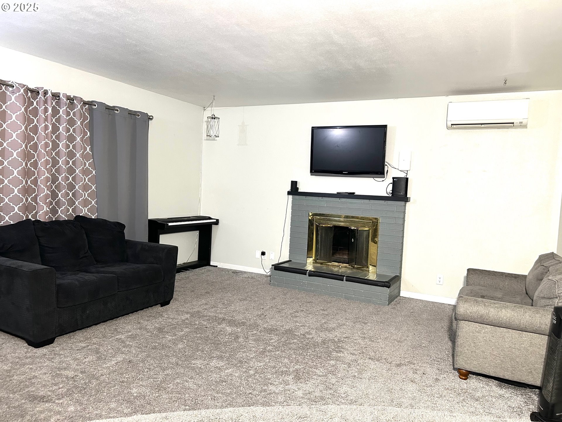 1745 T Street Springfield, OR 97477 - Photo 2 of 22