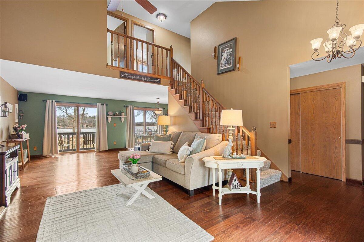 809 Amy Belle Lake Road Richfield, WI 53033 - Photo 21 of 37 Vaulted Ceilings