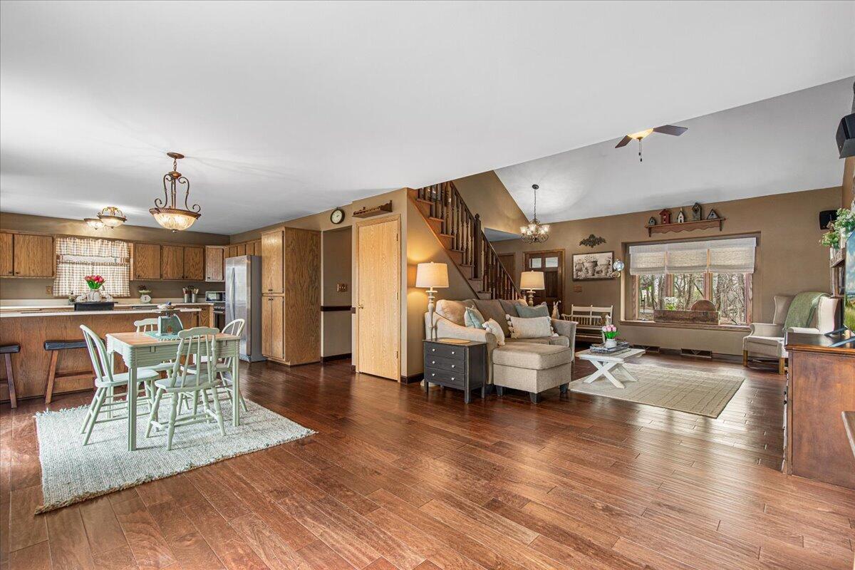 809 Amy Belle Lake Road Richfield, WI 53033 - Photo 3 of 37 Large Dinette