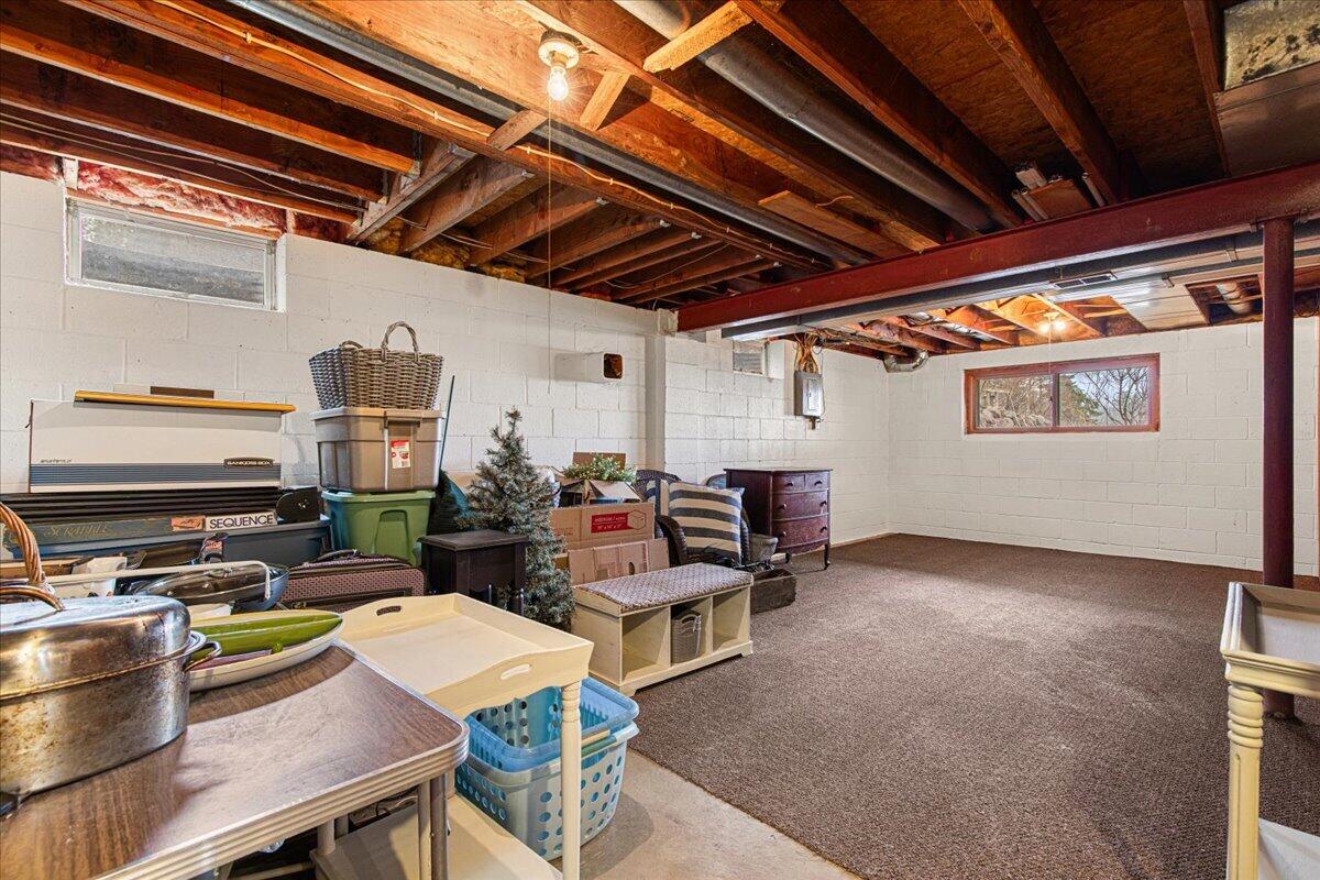 809 Amy Belle Lake Road Richfield, WI 53033 - Photo 33 of 37 Full size window