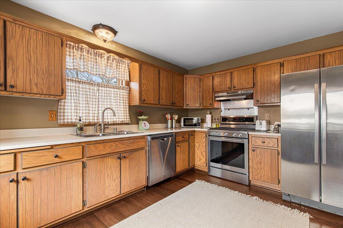 809 Amy Belle Lake Road Richfield, WI 53033 - Photo 7 of 37 Included appliances