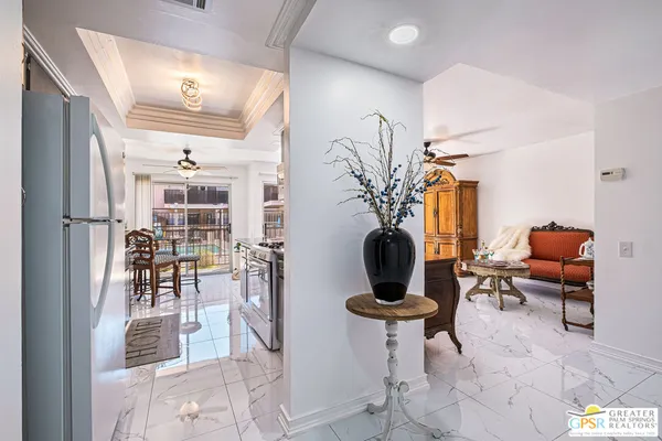 $259,900 | 400 North Sunrise Way, Unit 106, Palm Springs, CA 92262