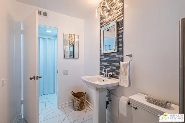 $259,900 | 400 North Sunrise Way, Unit 106, Palm Springs, CA 92262
