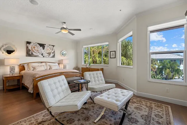 $1,599,000 | 3942 Hamilton Club Circle, Unit 13, Sarasota, FL 34242