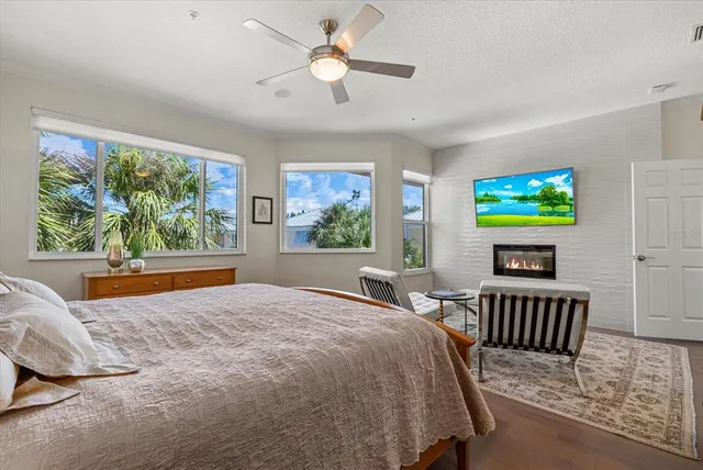 $1,599,000 | 3942 Hamilton Club Circle, Unit 13, Sarasota, FL 34242