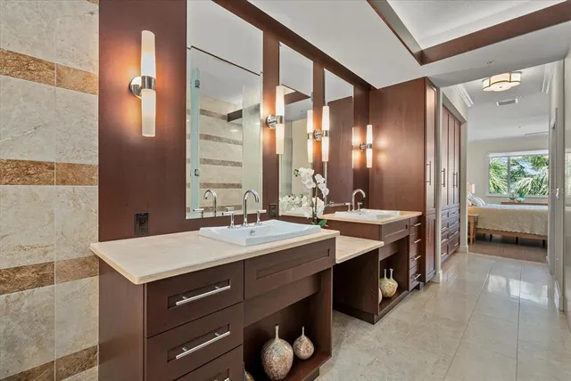 $1,599,000 | 3942 Hamilton Club Circle, Unit 13, Sarasota, FL 34242