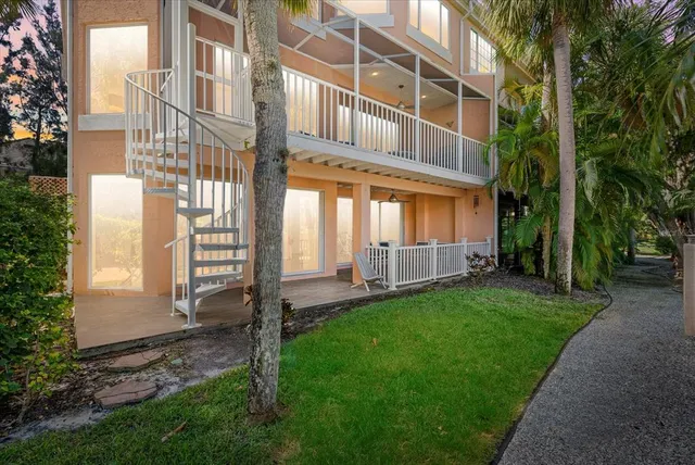 $1,599,000 | 3942 Hamilton Club Circle, Unit 13, Sarasota, FL 34242