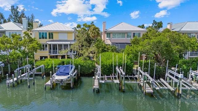 $1,599,000 | 3942 Hamilton Club Circle, Unit 13, Sarasota, FL 34242