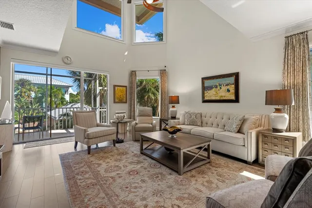 $1,599,000 | 3942 Hamilton Club Circle, Unit 13, Sarasota, FL 34242