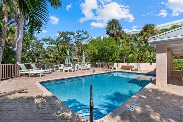 $1,599,000 | 3942 Hamilton Club Circle, Unit 13, Sarasota, FL 34242