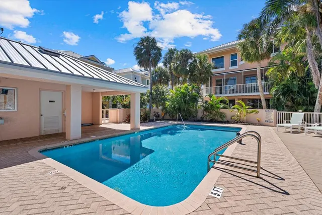 $1,599,000 | 3942 Hamilton Club Circle, Unit 13, Sarasota, FL 34242