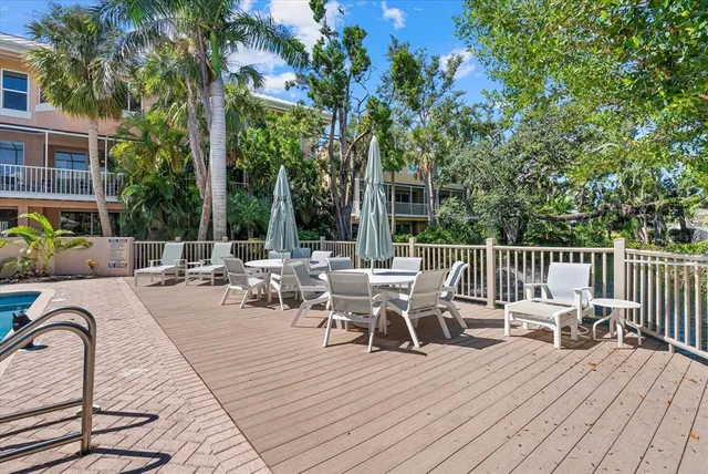 $1,599,000 | 3942 Hamilton Club Circle, Unit 13, Sarasota, FL 34242