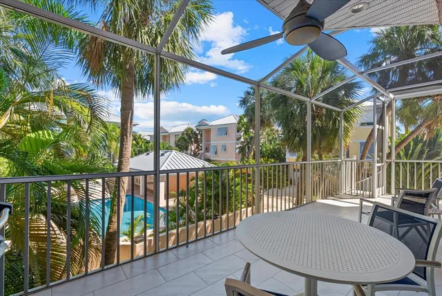 $1,599,000 | 3942 Hamilton Club Circle, Unit 13, Sarasota, FL 34242