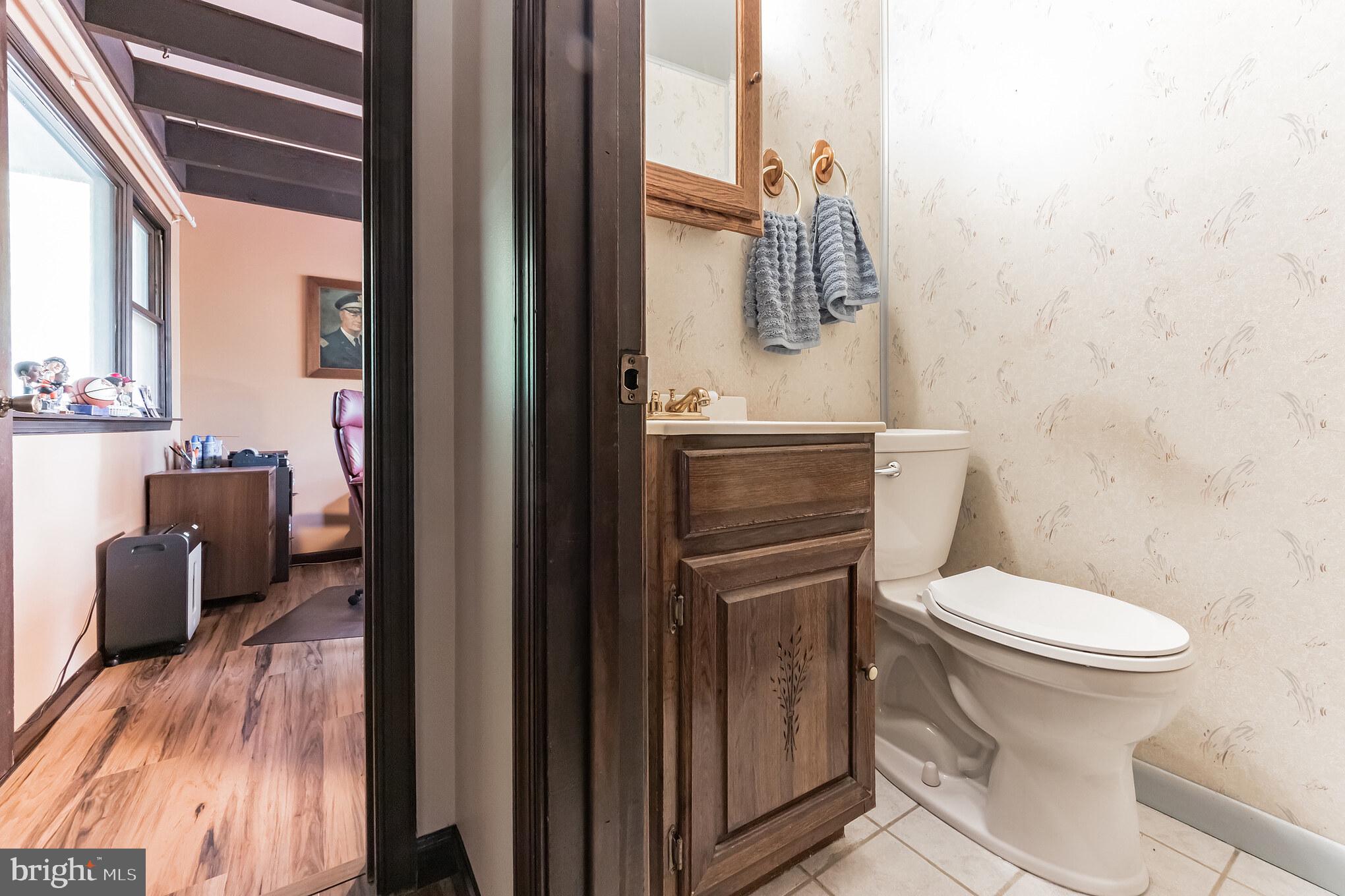 3111 Kingsward Road Pennsburg, PA 18073 - Photo 16 of 26 Powder Room