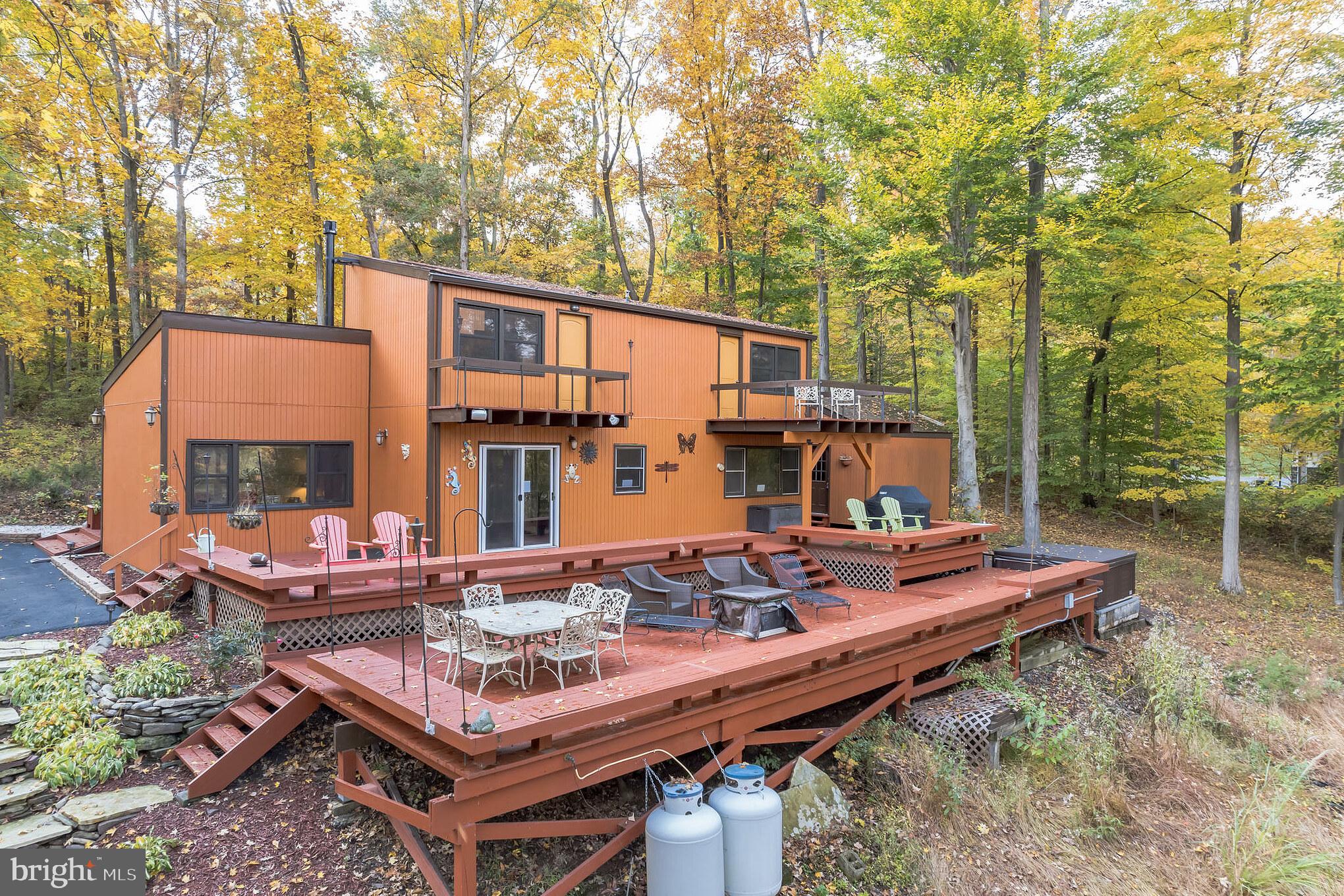 3111 Kingsward Road Pennsburg, PA 18073 - Photo 24 of 26 Multiple Back Decks