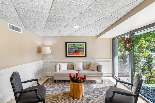 a view of a tennis court