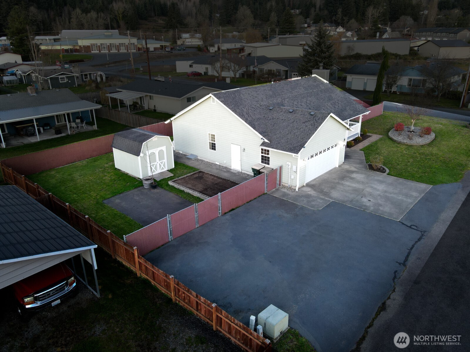823 Southwest 21st Street Chehalis, WA 98532 - Photo 3 of 38 a view of a terrace