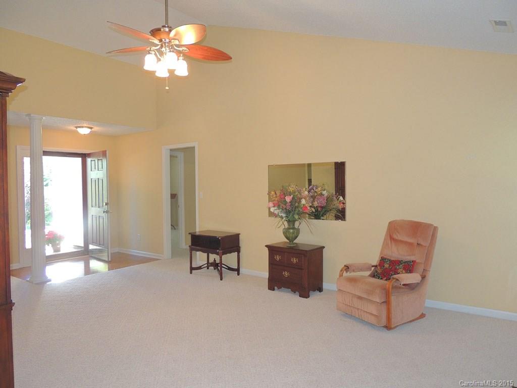 112 Forest Berry Road Fletcher, NC 28732 - Photo 10 of 21 a living room with furniture