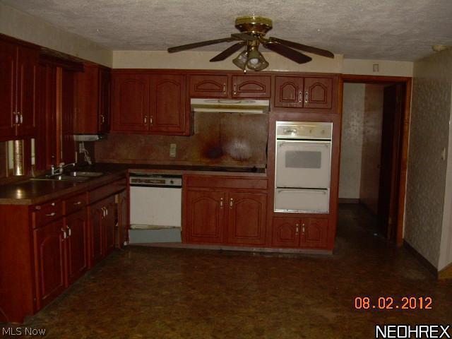 870 Quilliams Road Cleveland Heights, OH 44121 - Photo 3 of 4