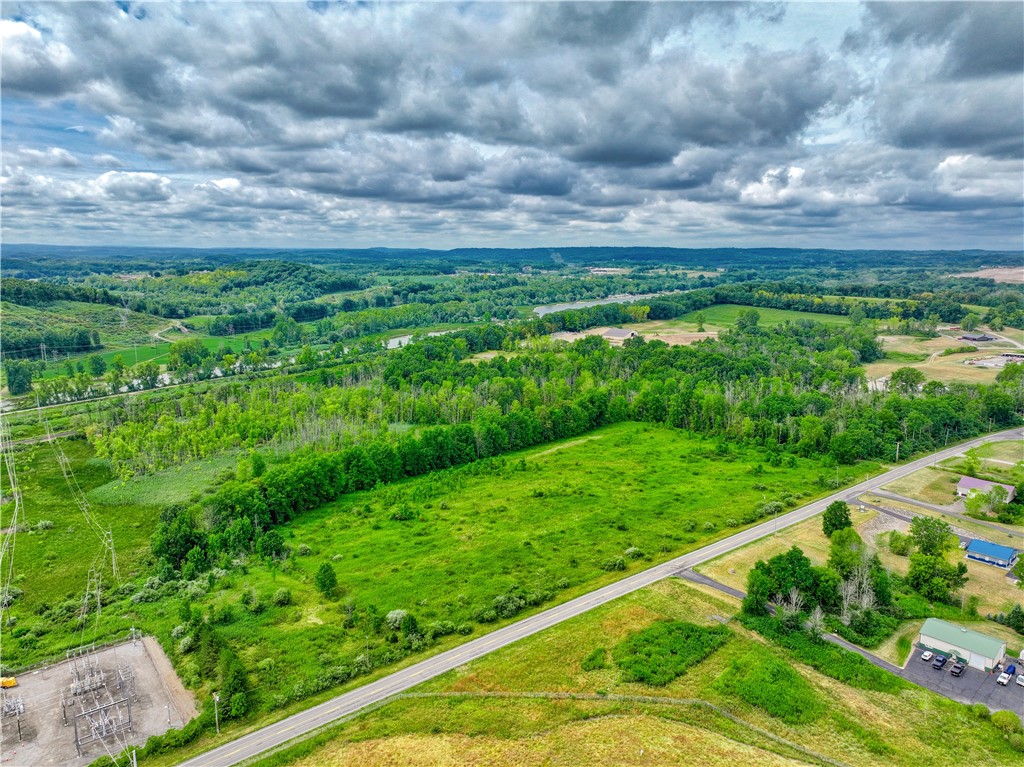 900 Quaker Road Macedon, NY 14502 - Photo 8 of 16 RGE SUBSTATION IN LEFT CORNER OF THIS PIC BORDERS THE EAST PROPERTY LINE
