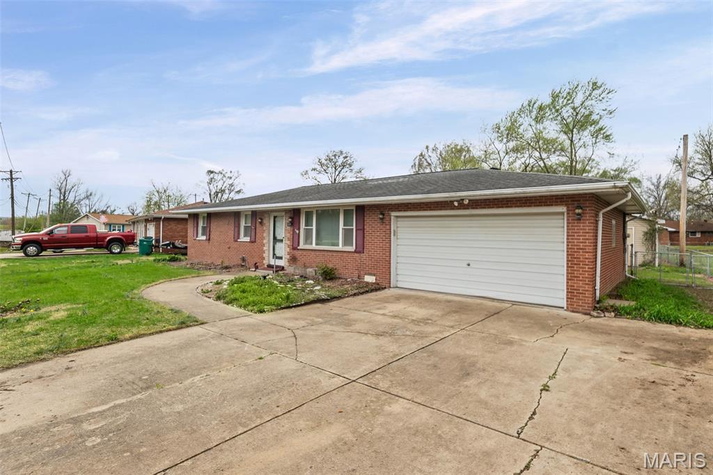 1374 St Thomas Road Granite City, IL 62040 - Photo 2 of 25