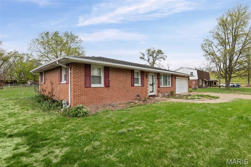 1374 St Thomas Road Granite City, IL 62040 - Photo 4 of 25