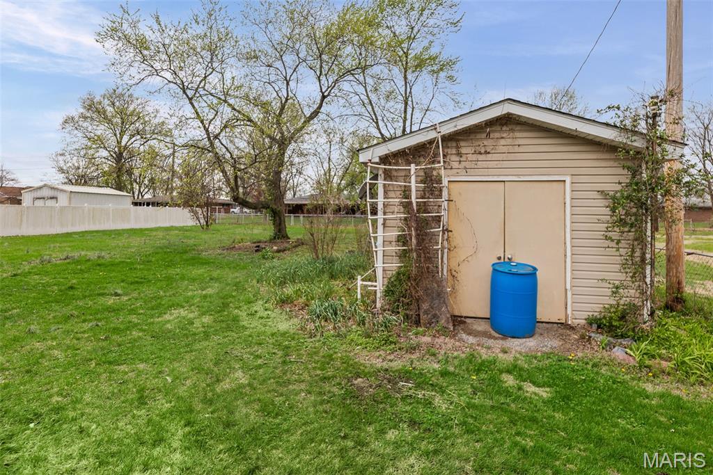 1374 St Thomas Road Granite City, IL 62040 - Photo 5 of 25