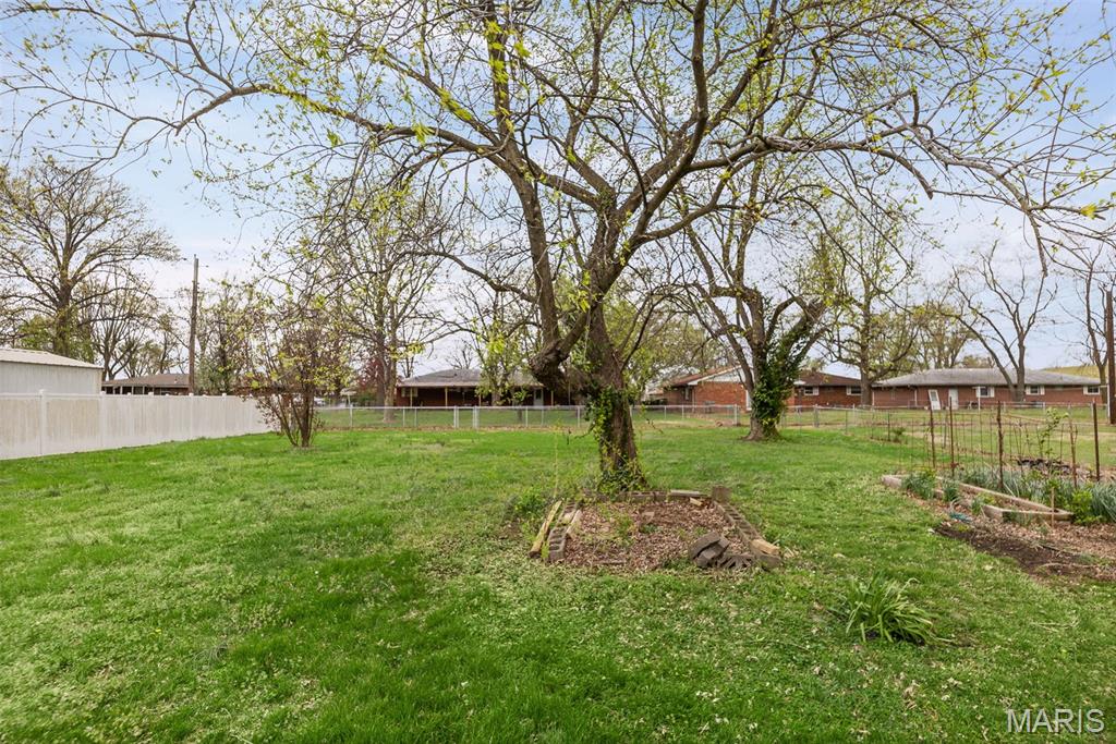 1374 St Thomas Road Granite City, IL 62040 - Photo 6 of 25