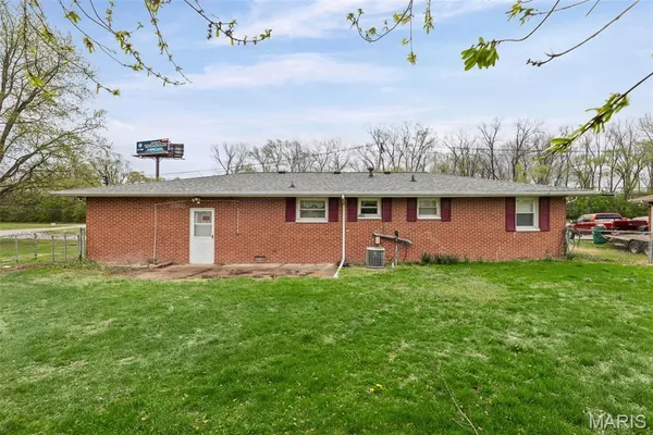 $127,000 | 1374 St Thomas Road, Granite City, IL 62040