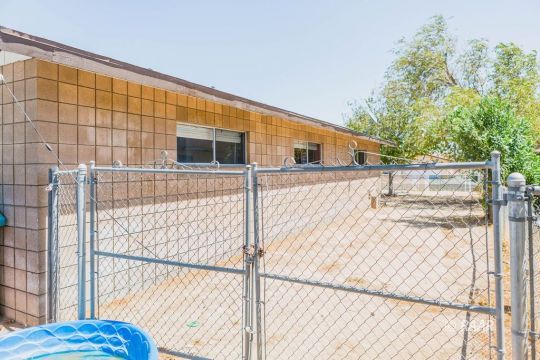 117 South Fire Opal Street Ridgecrest, CA 93555 - Photo 28 of 28 a backyard of a house