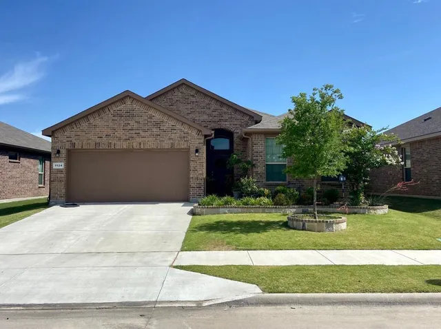 $2,450 | 1124 Blooming Prairie Trail, Fort Worth, TX 76177